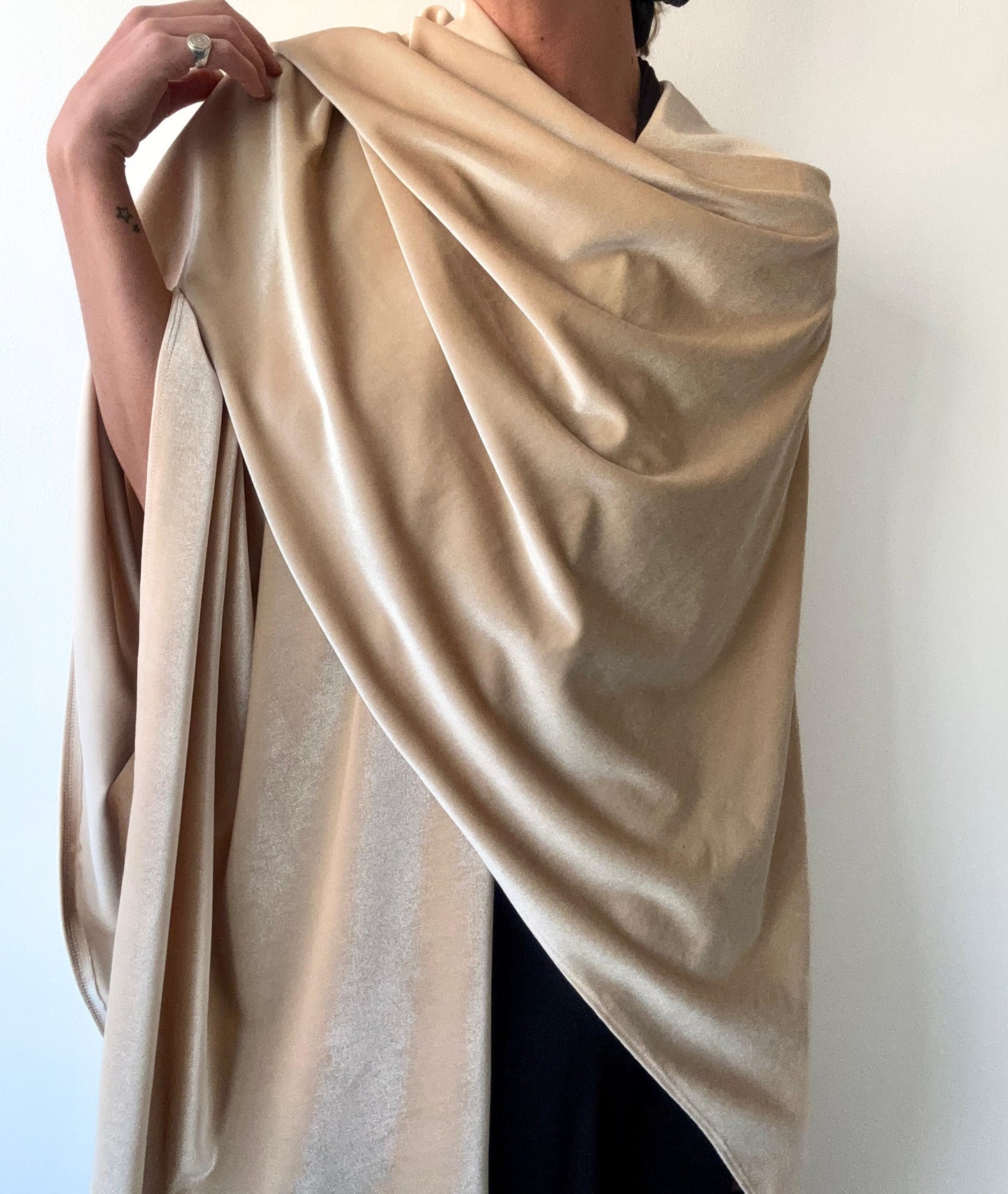 Ruana Terciopelo Beige