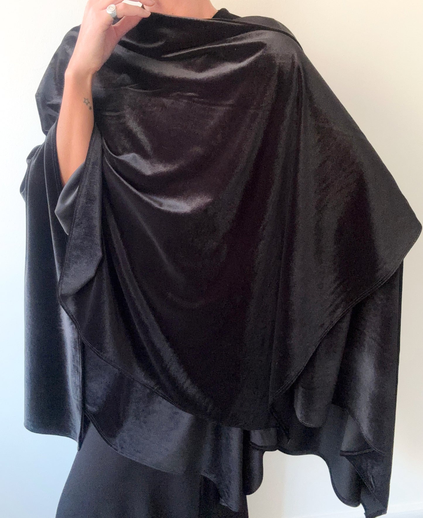 Ruana Terciopelo Negra